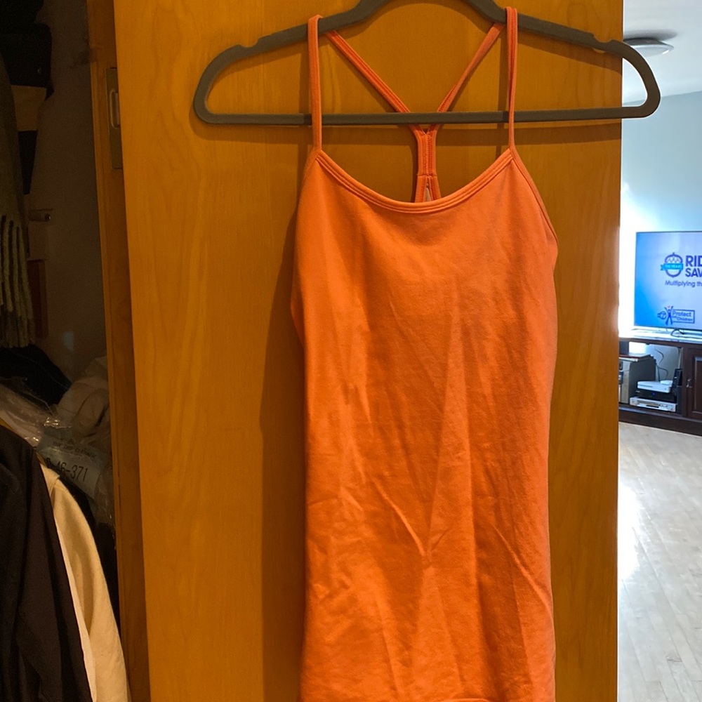 Lululemon tank with built in bra